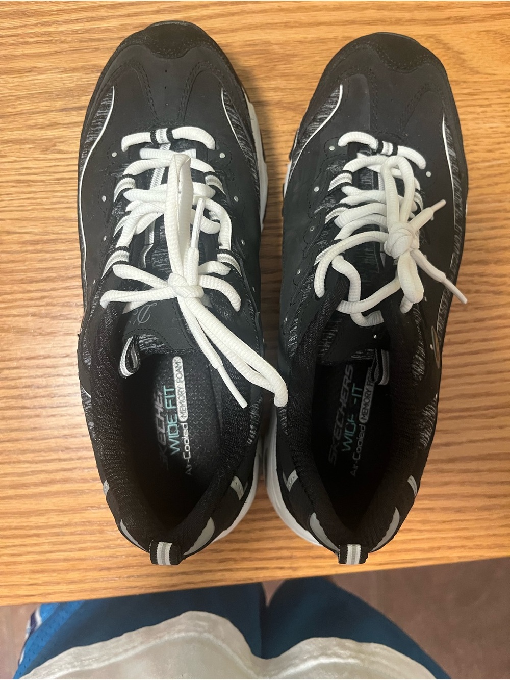 Skechers D'Lites Black & White Sporty Casual Memory Foam Shoes Size 10 - Picture 9 of 9